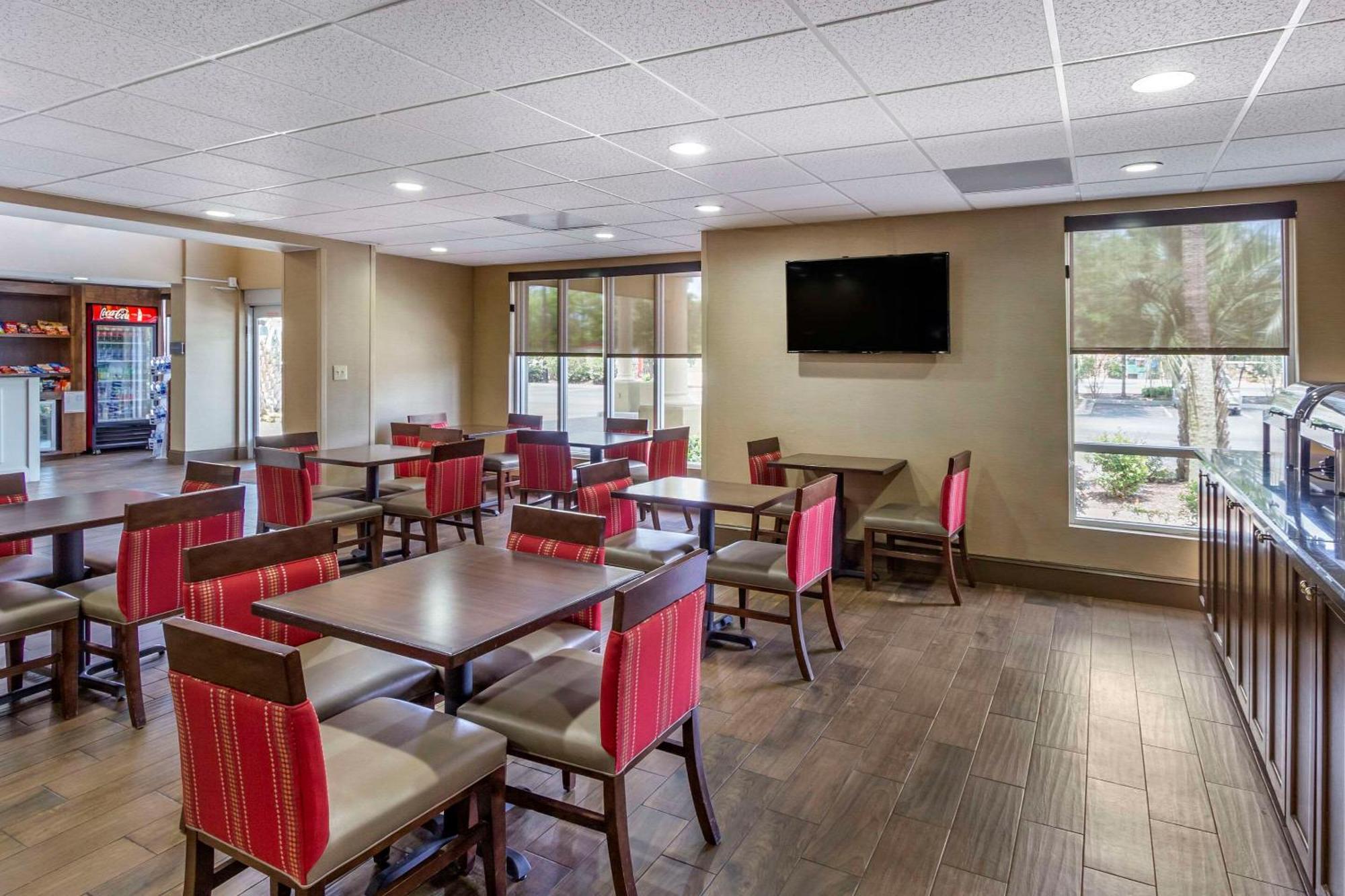 Comfort Suites At The University Conway Exterior photo
